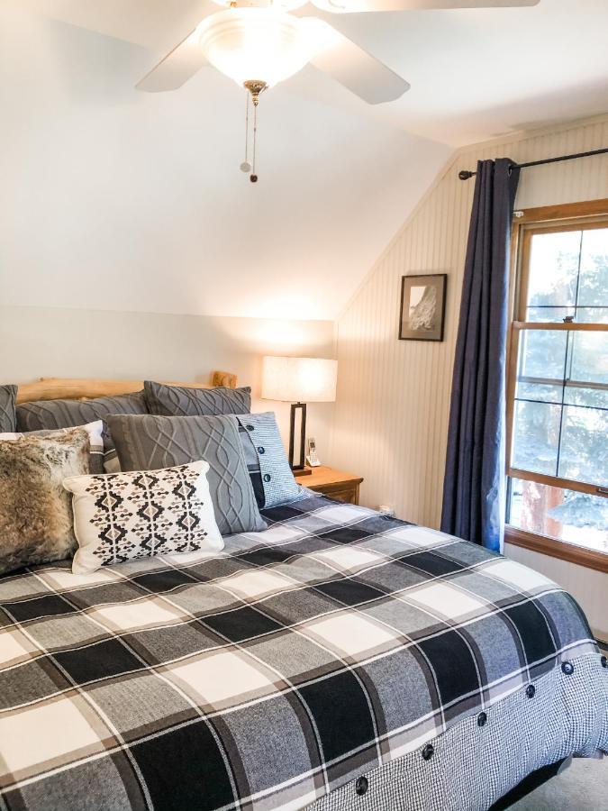 Riverfront Mountain Retreat * Estes Park